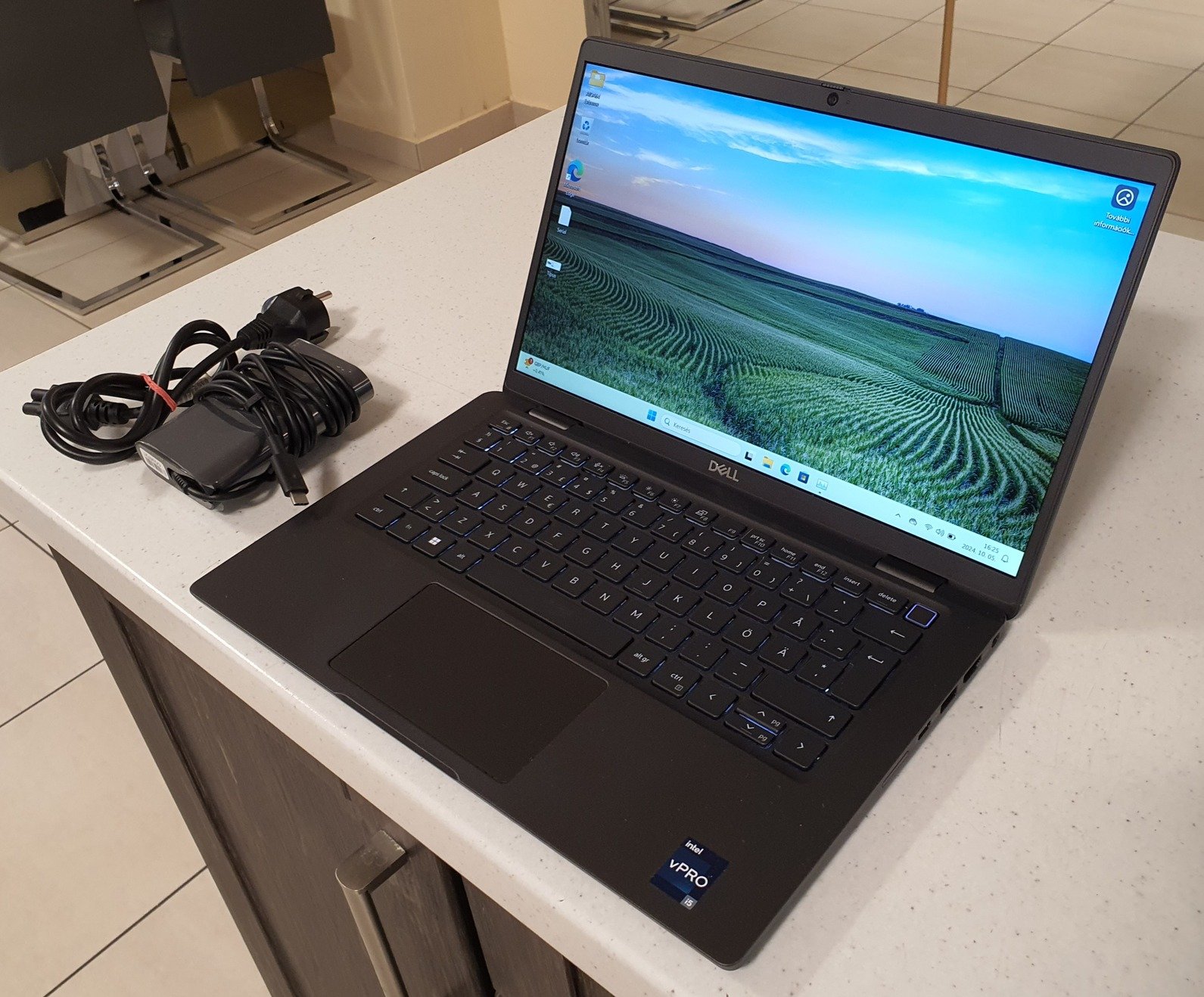 Bomba áron eladdó DELL LATITUDE 7330 /i5-1245U/16GB/256 GB SDD/14/FHD/IPS