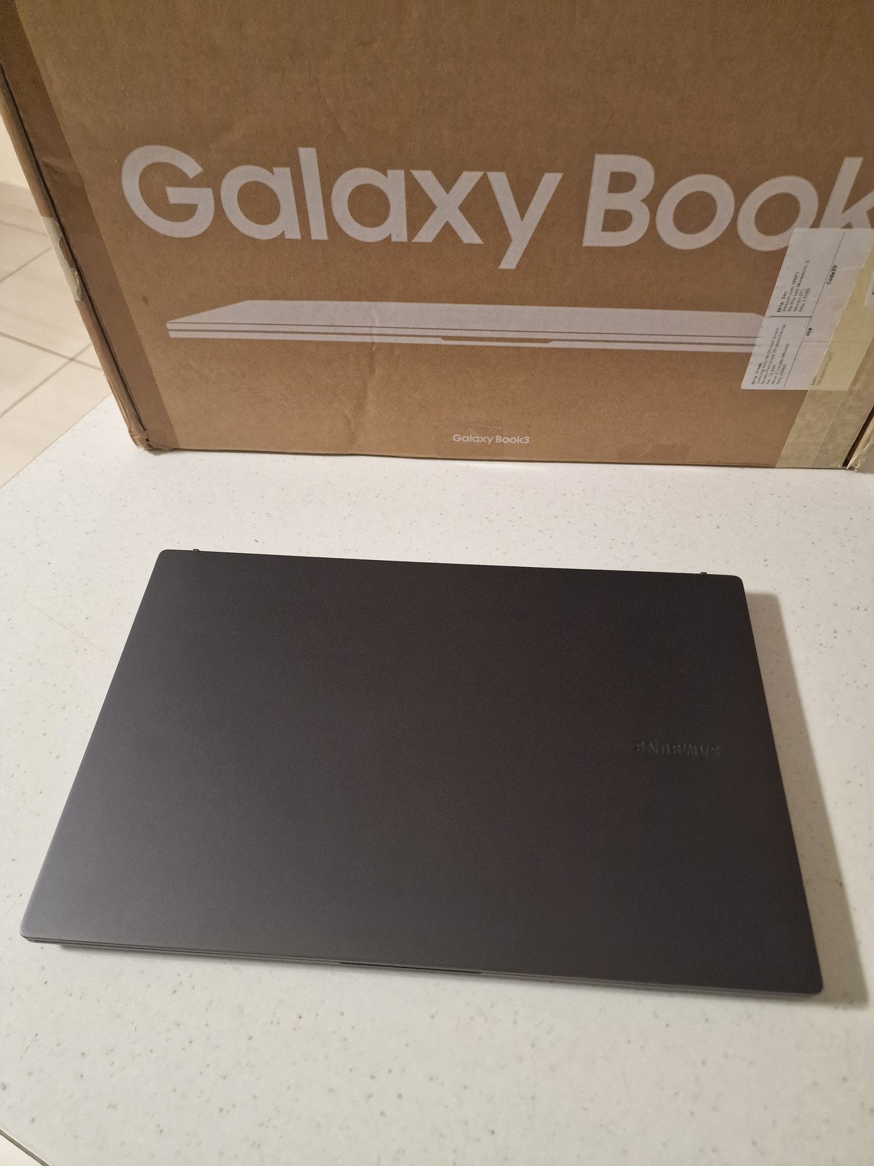 Samsung Galaxy Book 3 /i5-1335u/8GB/512SSD/FHD/Garancia/ 6 napot ment eddig összesen