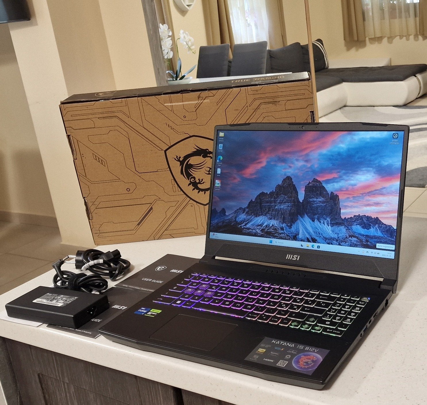 Dobozos Új gamer MSI Katana 15 /i7-12650H/16GB/1TB SSD/RTX 4070 8GB GB/144Hz/Gari