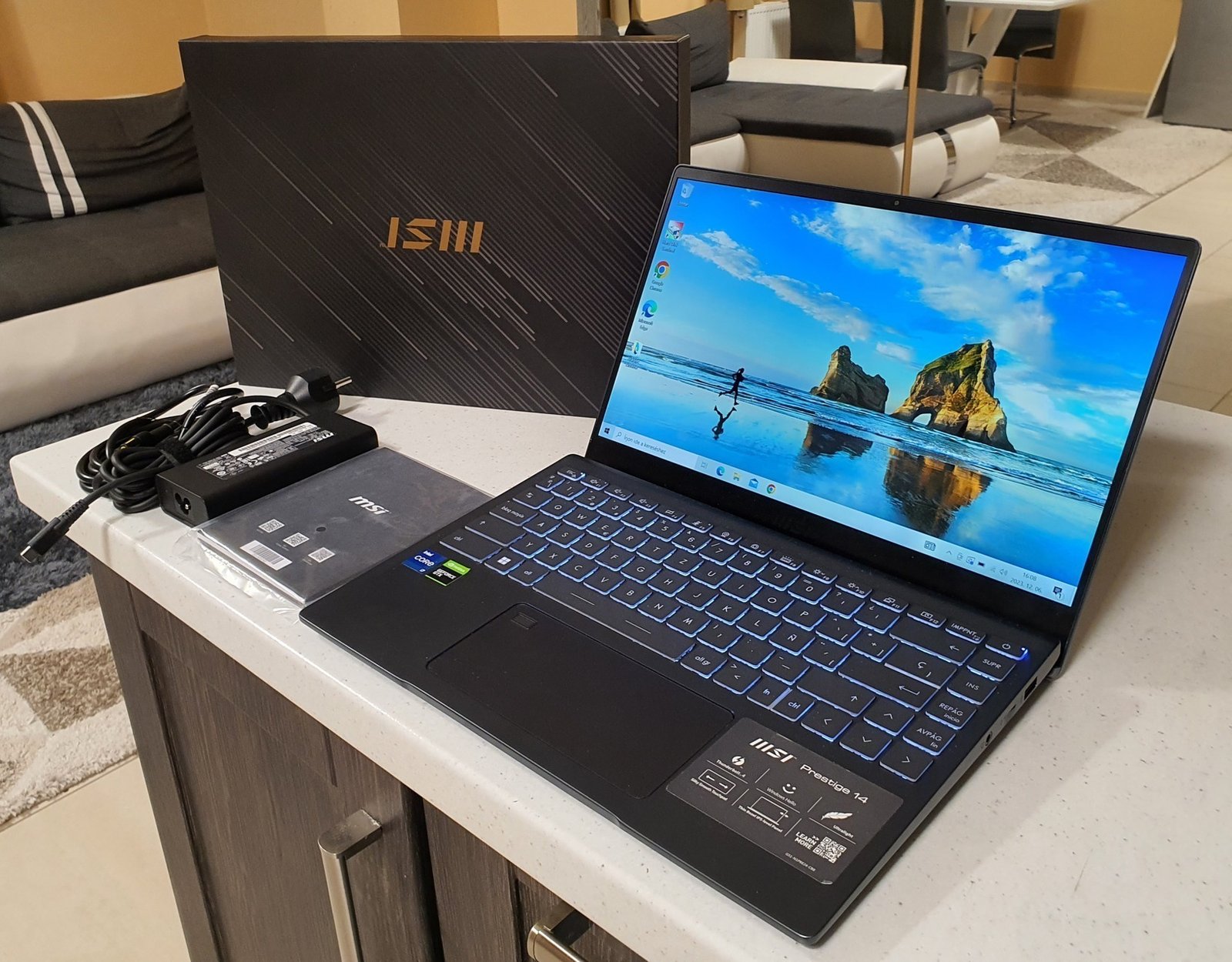 Dobozos gamer MSI Prestige 14 /i7-1185G7/16GB/512 SSD/GTX 1650 4GB GB/FHD/IPS/Gari/