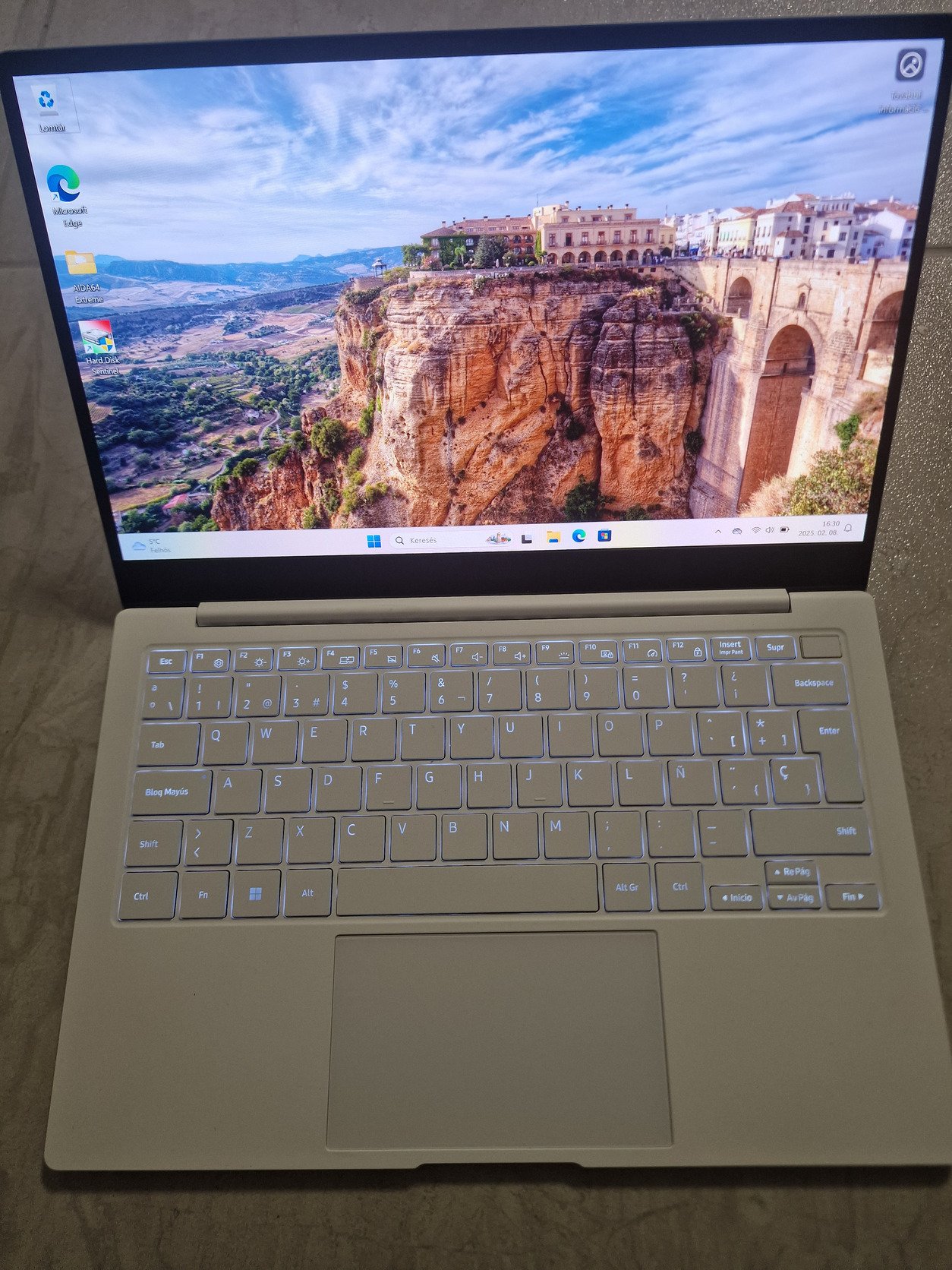 Samsung Galaxy Book PRO 2 /i7-1260P/16GB/512SSD/AMOLED/13.3/Intel Iris Xe/Gari